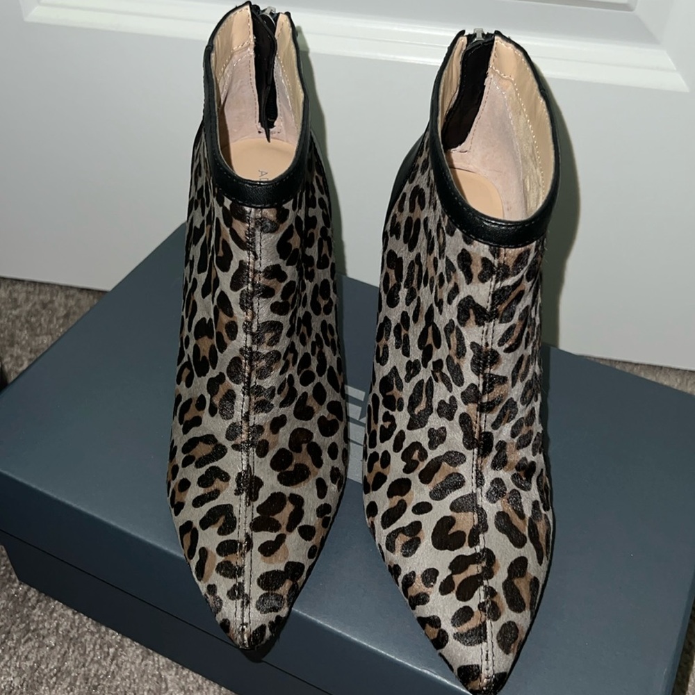 Adrienne Vittadini Calf hair ankle bootie size 7